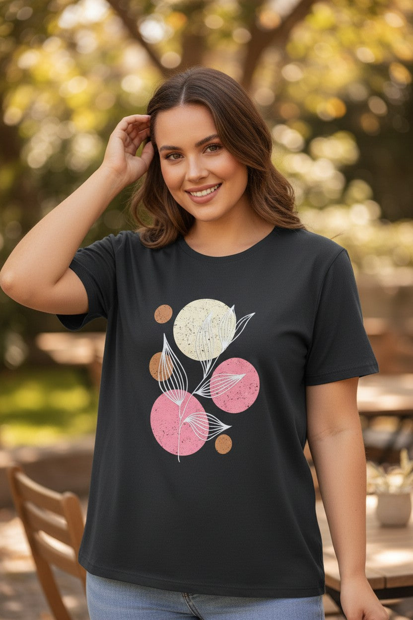 Tricou Moonlight Garden – Confort și Stil Soft Contrast