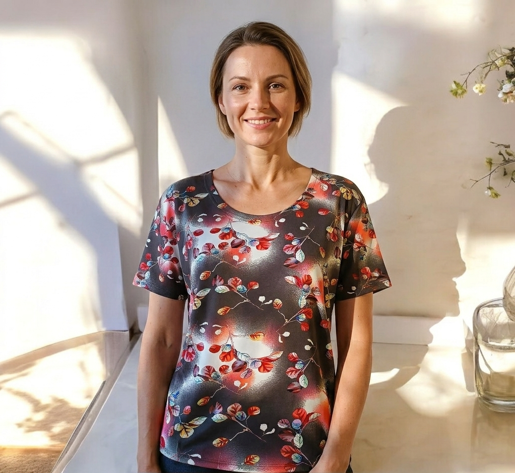 Bluză de Damă Elegantă Iris – Imprimeu Frunze de Toamnă pe Fond Negru