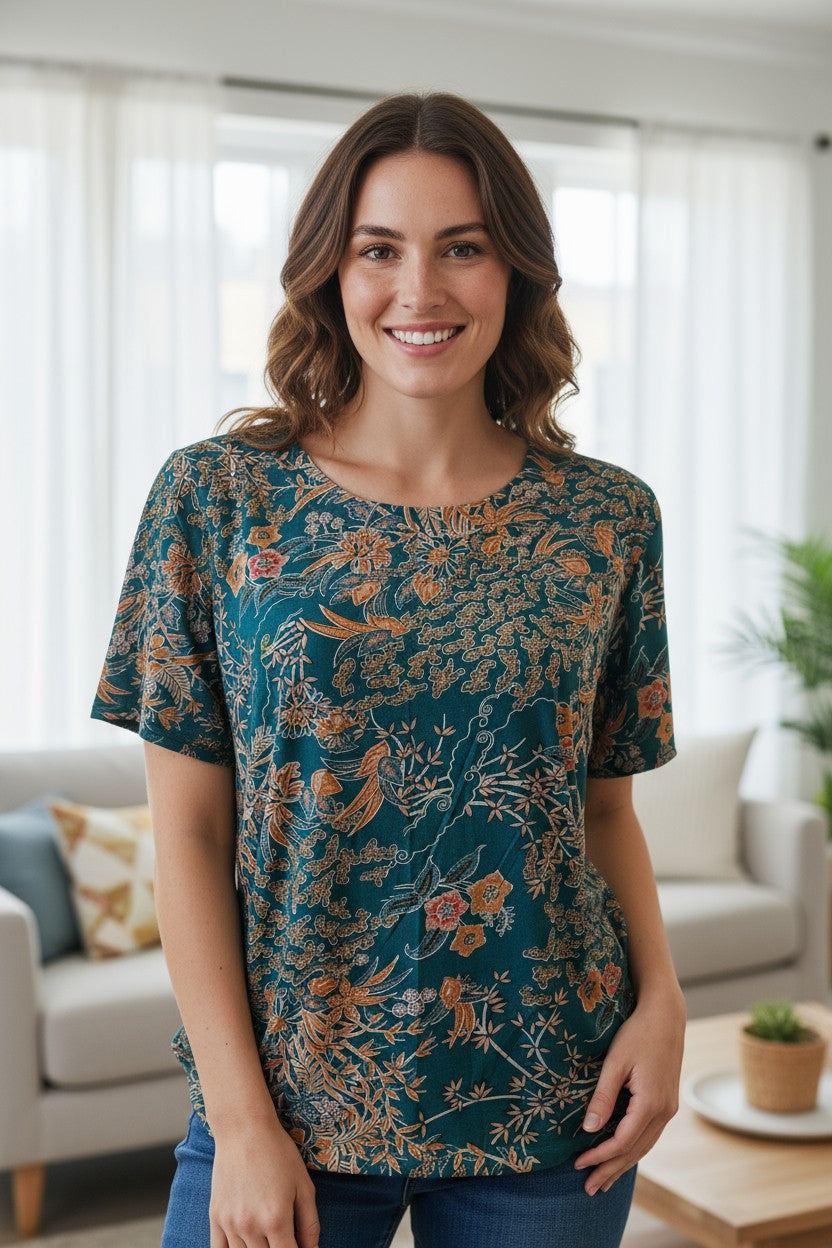 Bluză casual damă model floral bogat flori și frunze