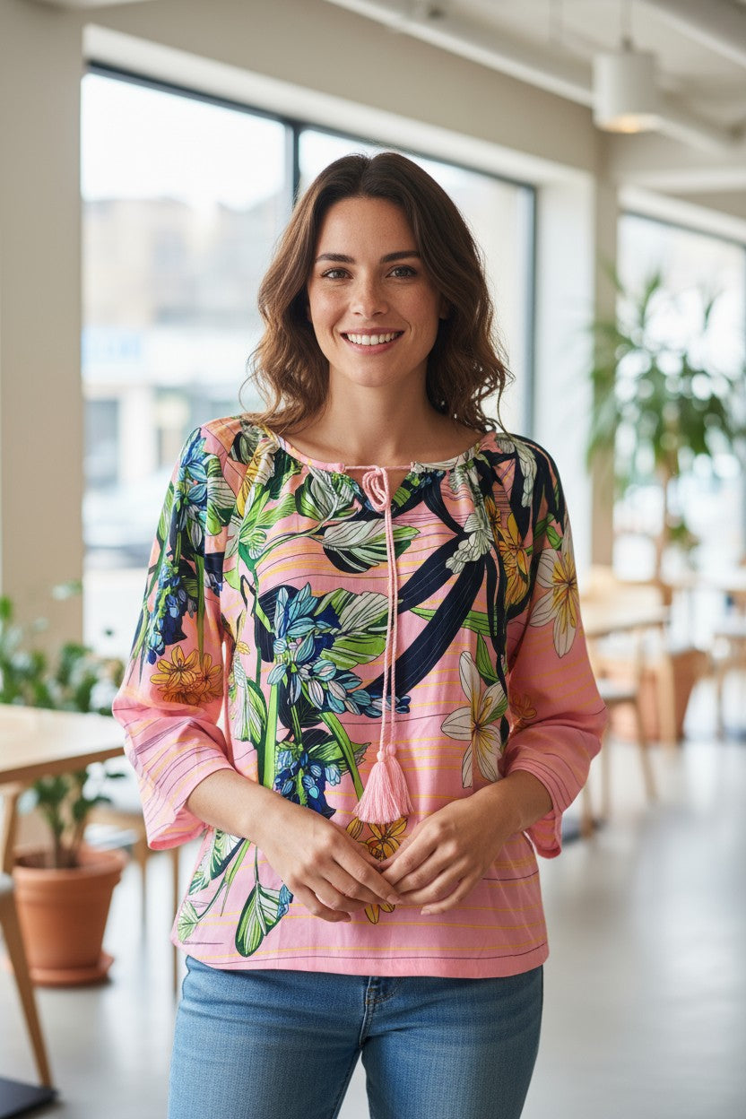 Bluză din rayon mătăsos cu croială peasant, șnur cu ciucuri si broderie florală unică